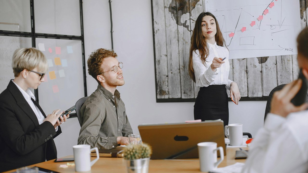 How Digital Marketing Shapes Modern Business Growth